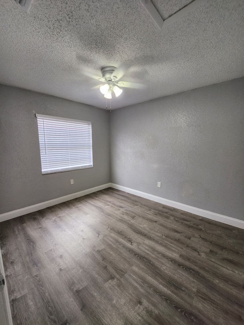 Tampa Apartment: 5702 N Lincoln Ave
