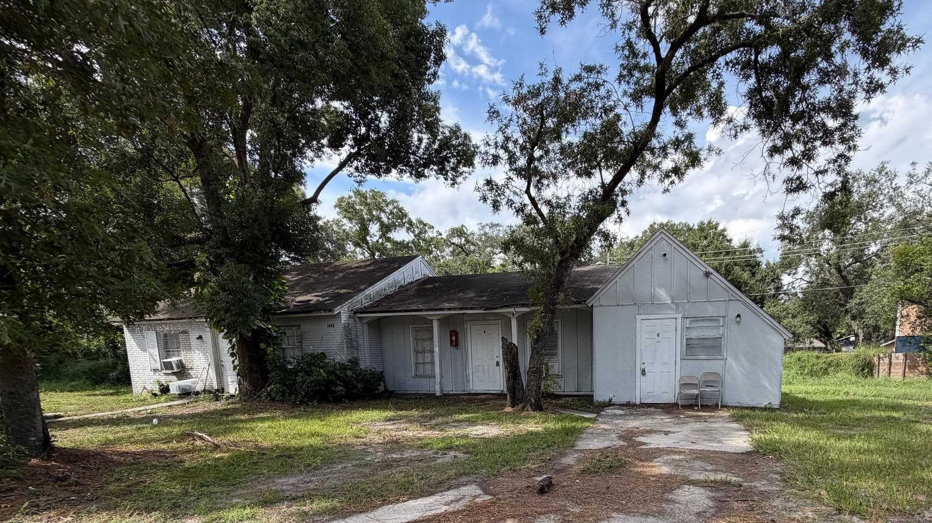 Tampa Apartment: 1402 College Park Ct