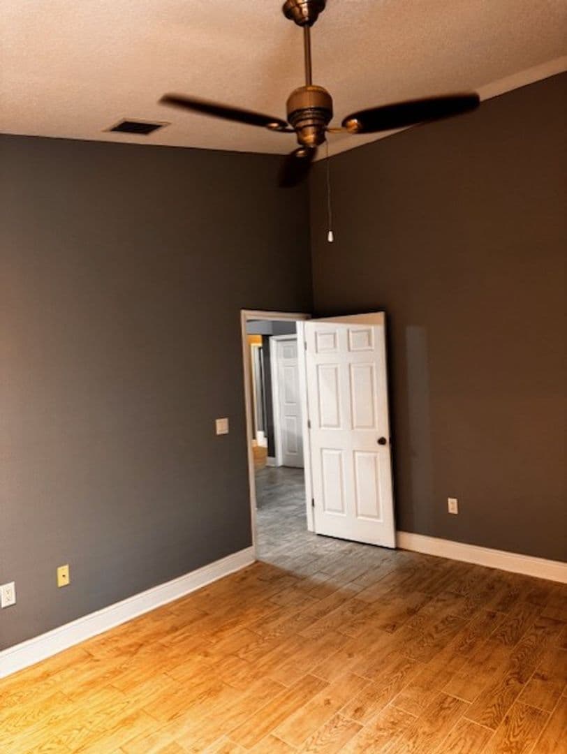 Clearwater House: 2519 Southern Oak Circle