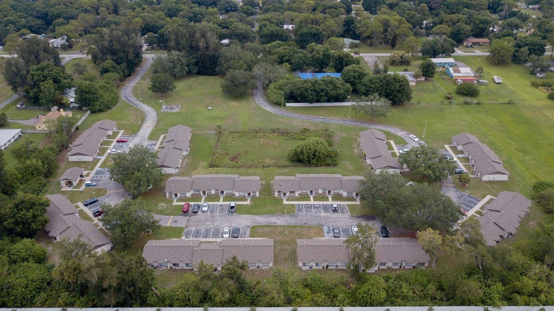 Ruskin Apartment: 709 Oceanside Cir