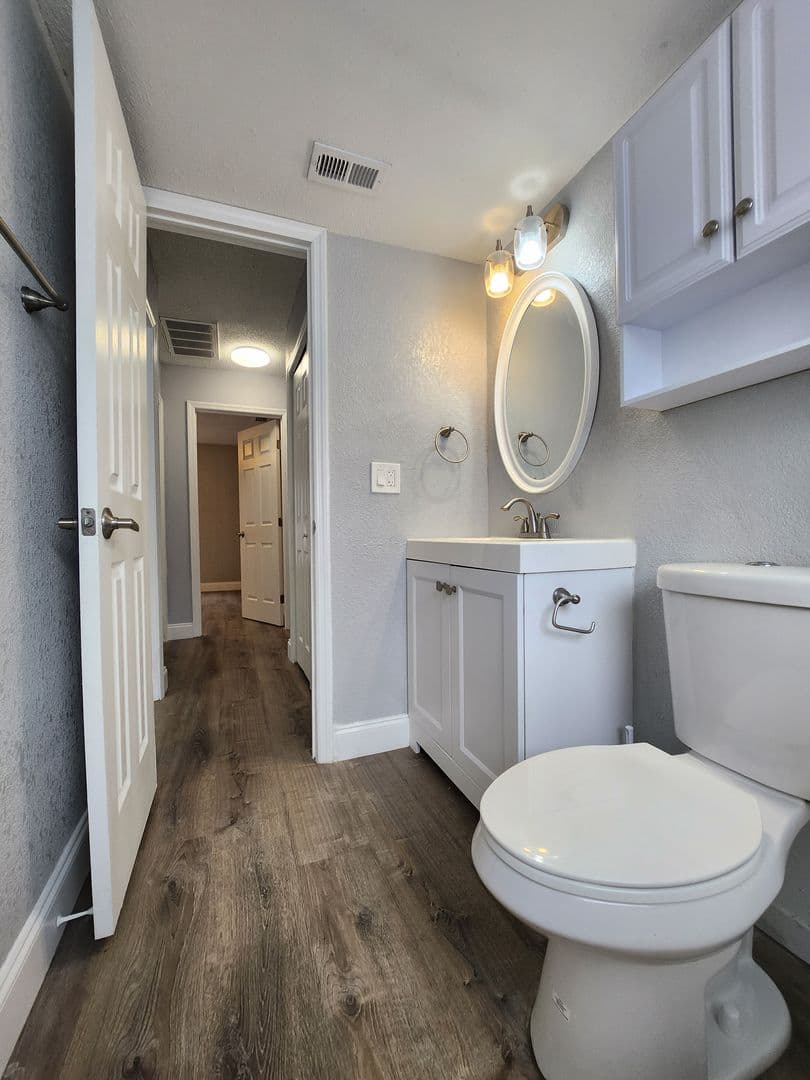 Tampa Apartment: 5702 N Lincoln Ave