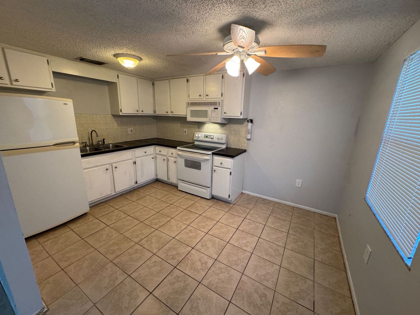 Port Richey House: 5838 Siesta Ln