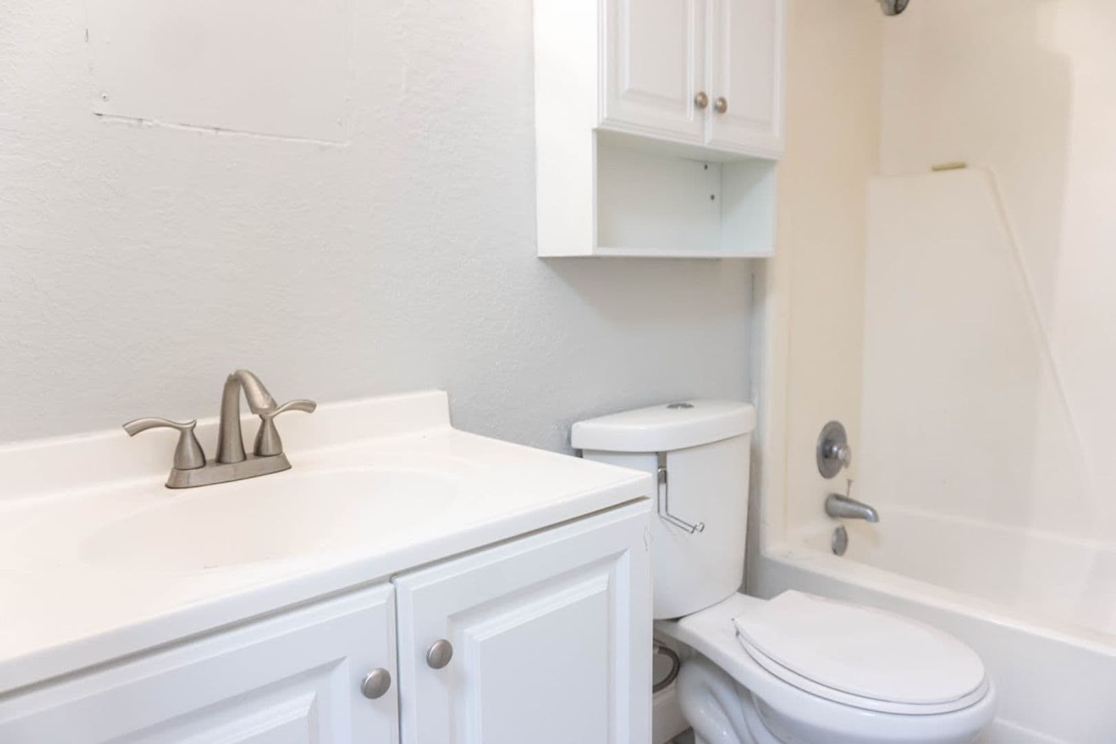 Plant City Apartment: 1400 Strawberry Pl