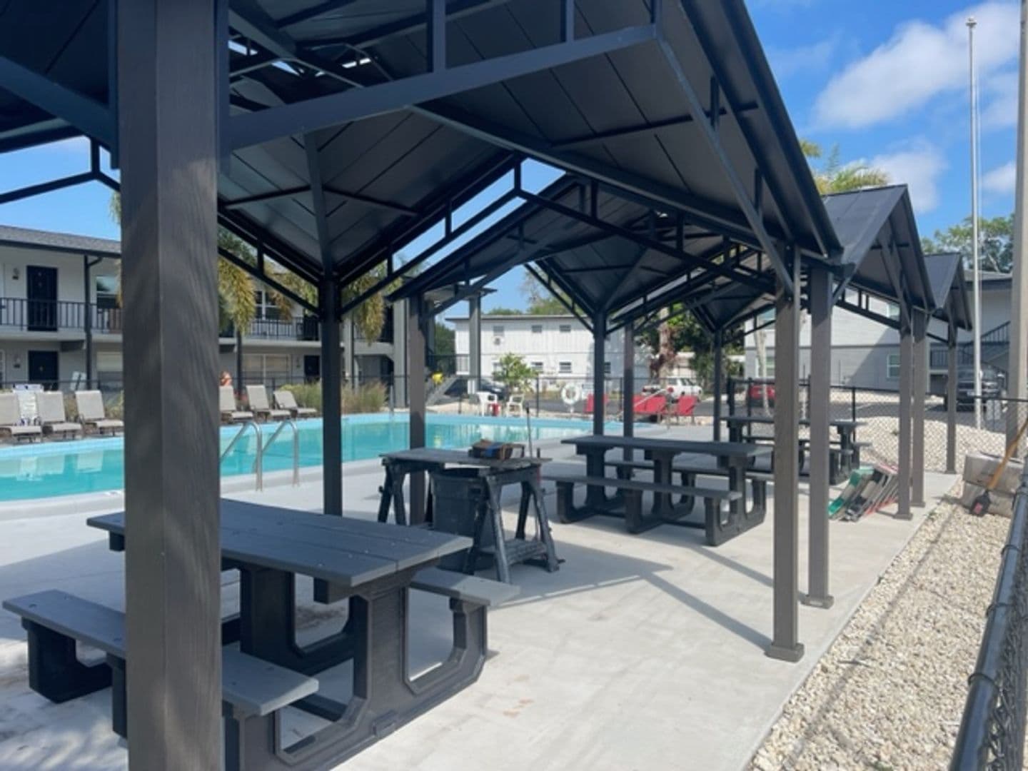 Belleair Bluffs Apartment: 675 Indian Rocks Rd N
