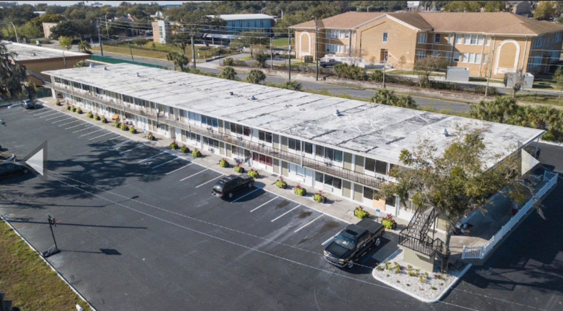 Lakeland Apartment: 515 Bon Air St