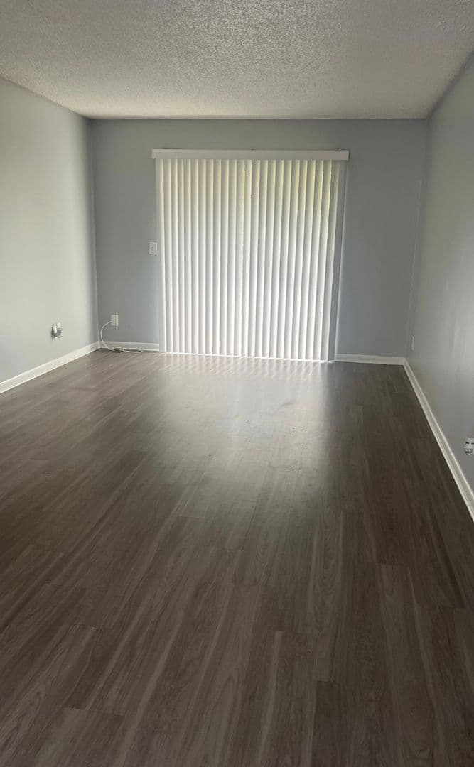 Ruskin Apartment: 709 Oceanside Cir