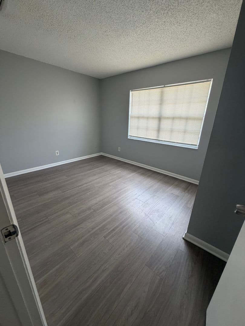 Ruskin Apartment: 709 Oceanside Cir