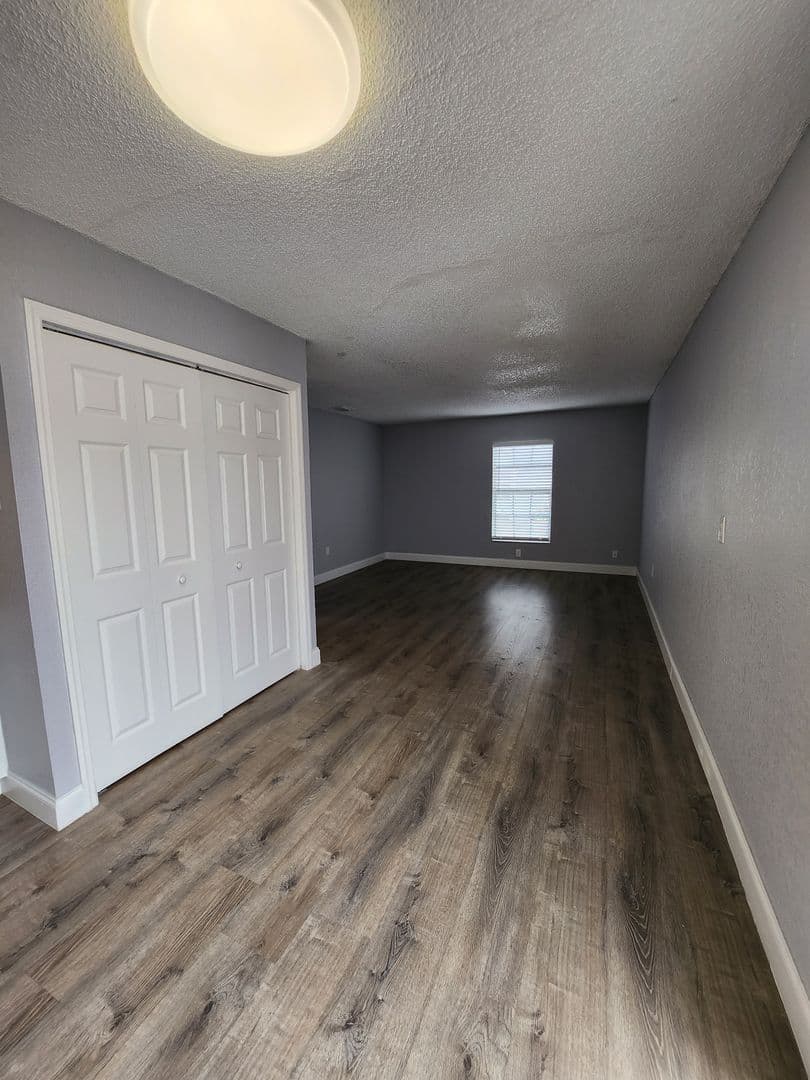 Tampa Apartment: 5702 N Lincoln Ave