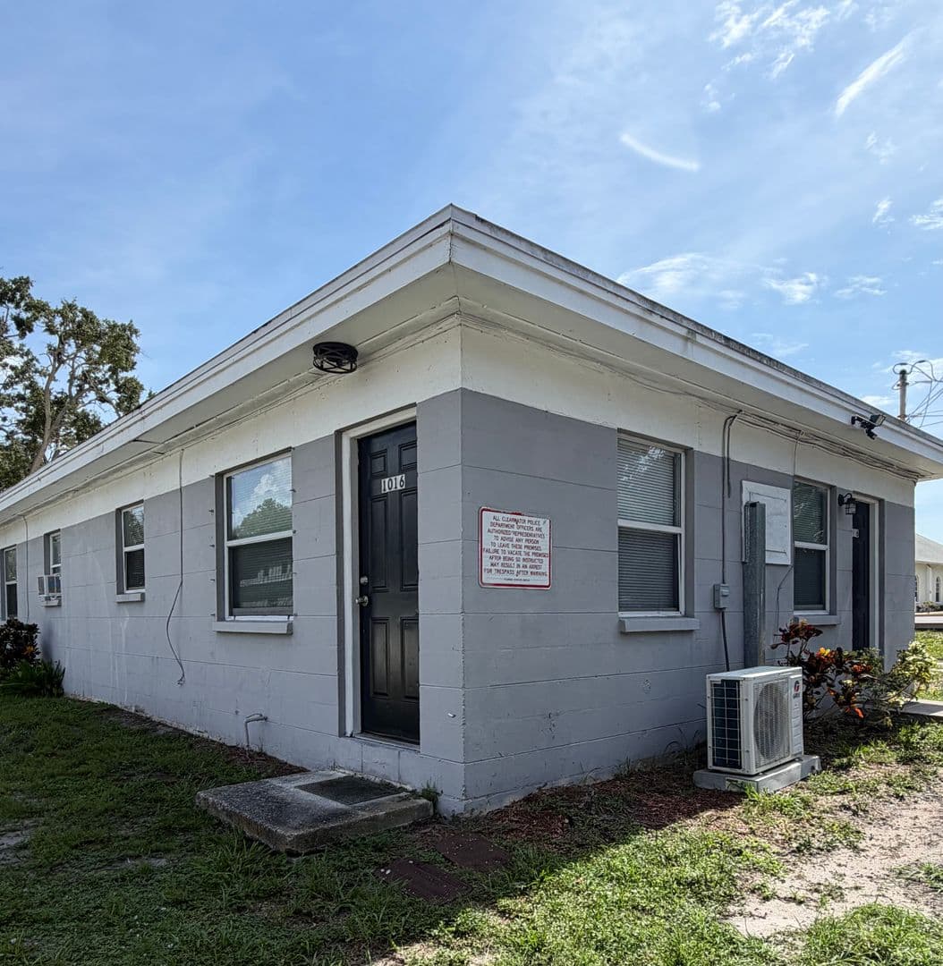 Clearwater Apartment: 1006 Vine Ave