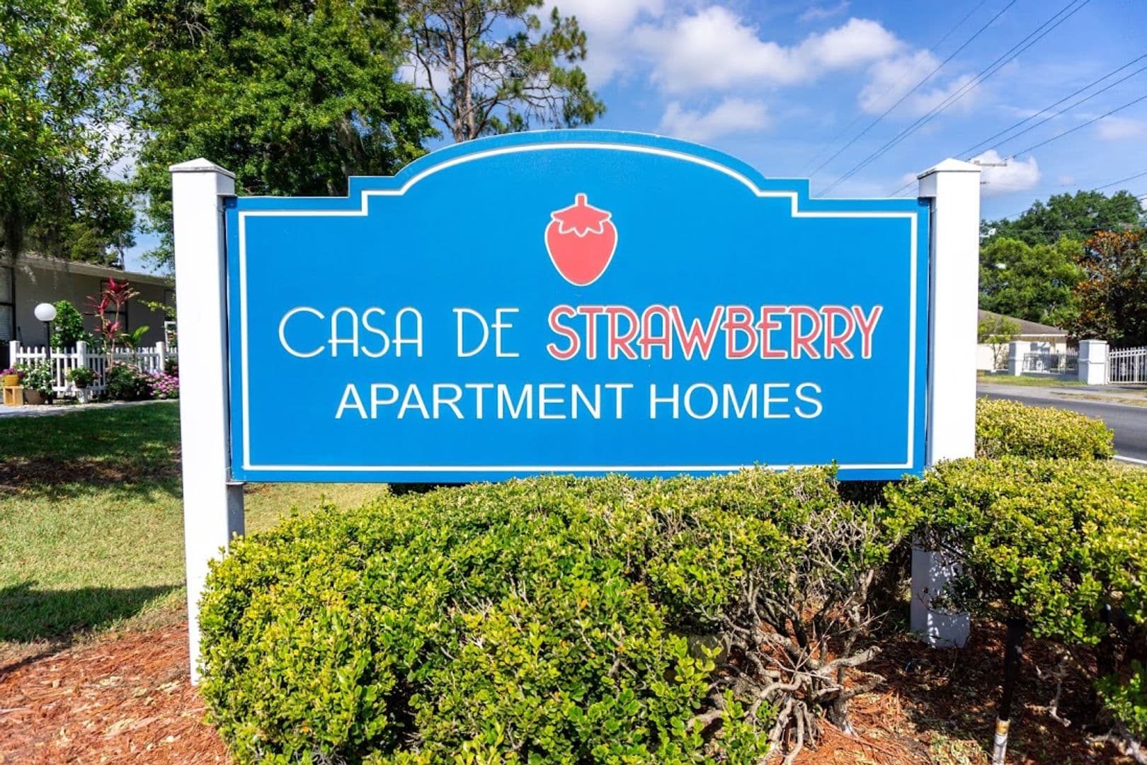 Plant City Apartment: 1400 Strawberry Pl