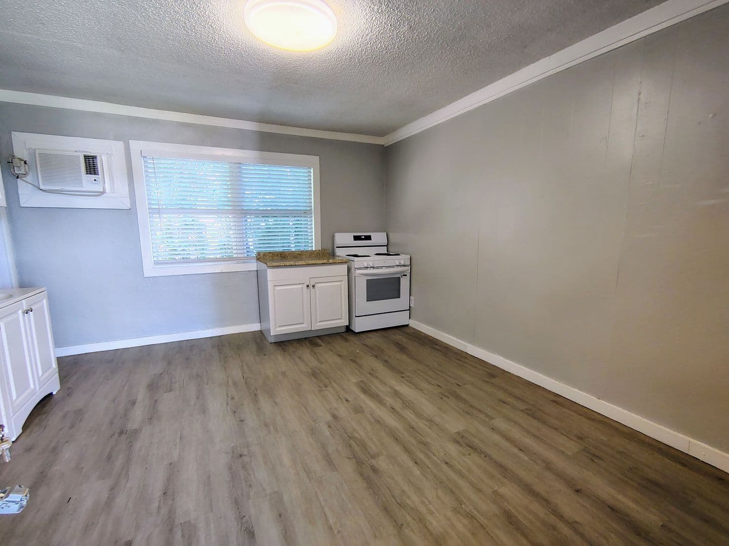 Clearwater Apartment: 407 S Jupiter Ave
