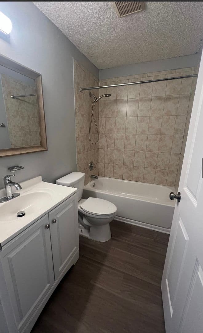 Ruskin Apartment: 709 Oceanside Cir
