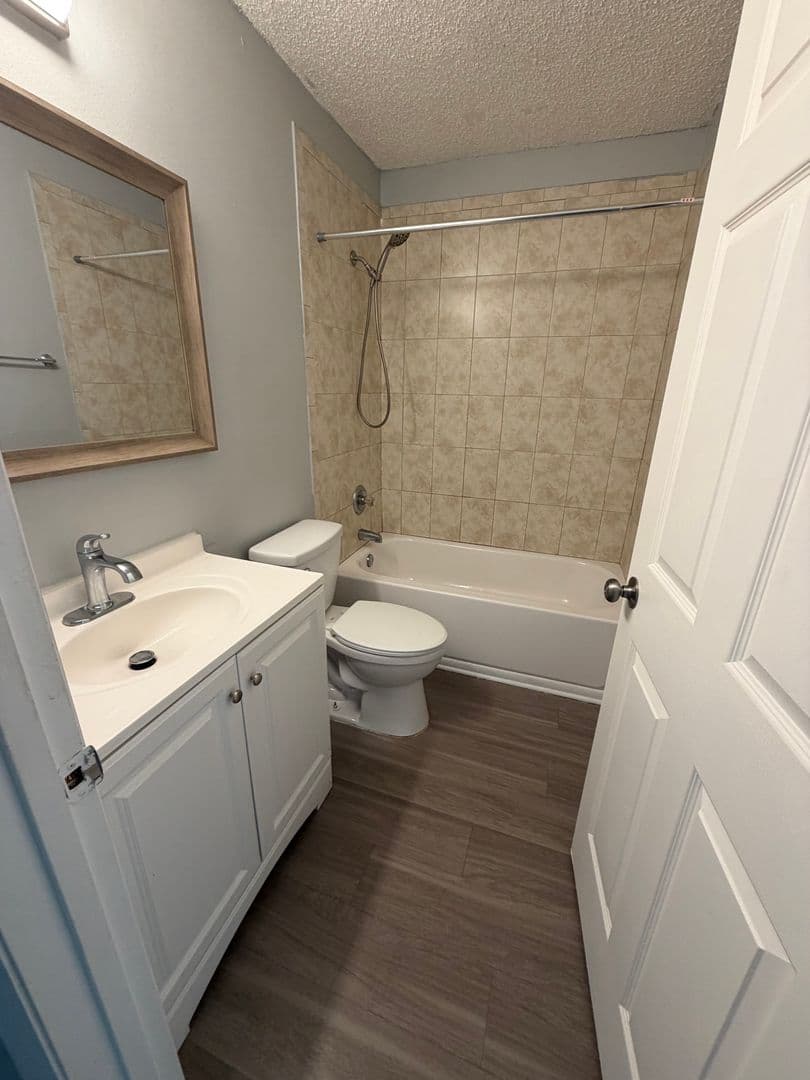 Ruskin Apartment: 709 Oceanside Cir