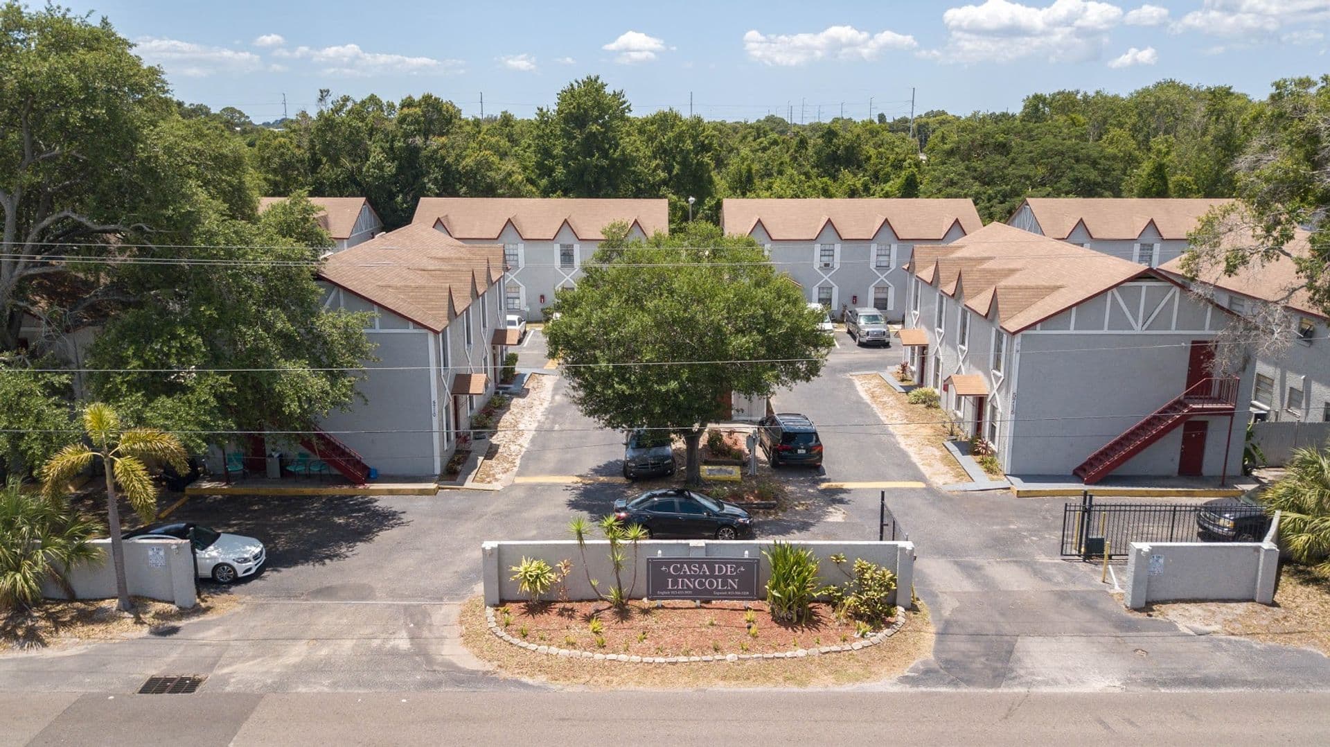 Tampa Apartment: 5702 N Lincoln Ave