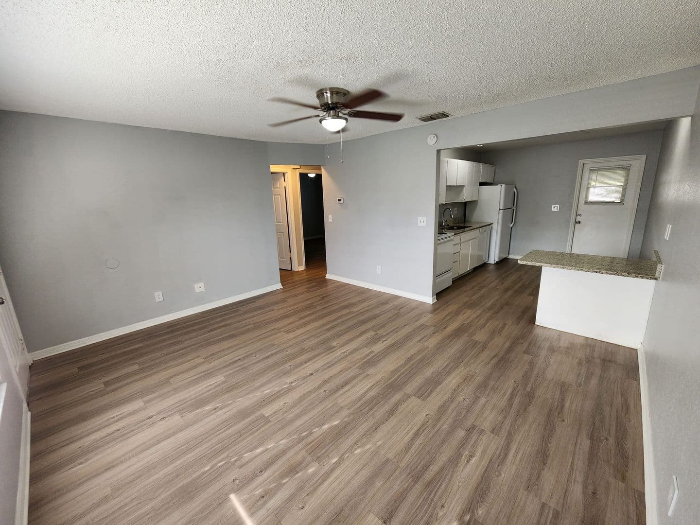Seminole Apartment: 9402-9563 Lynn Ln