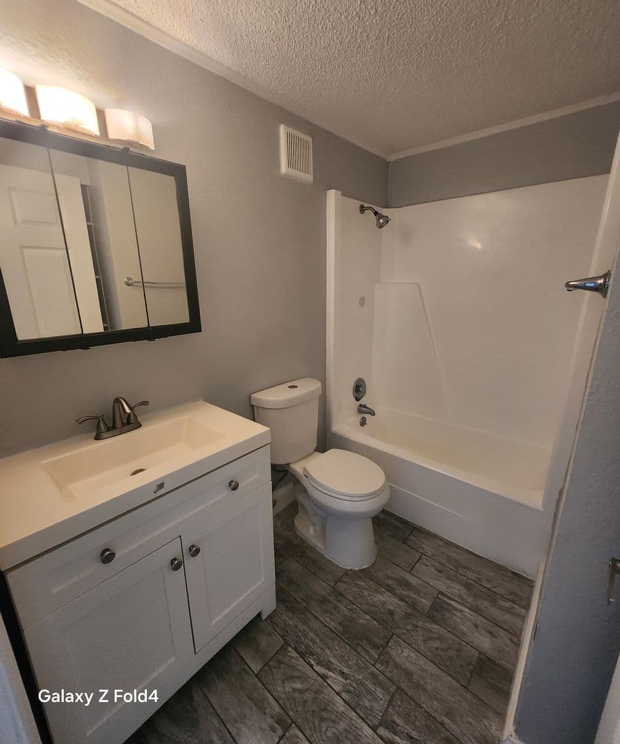 Plant City Apartment: 1400 Strawberry Pl