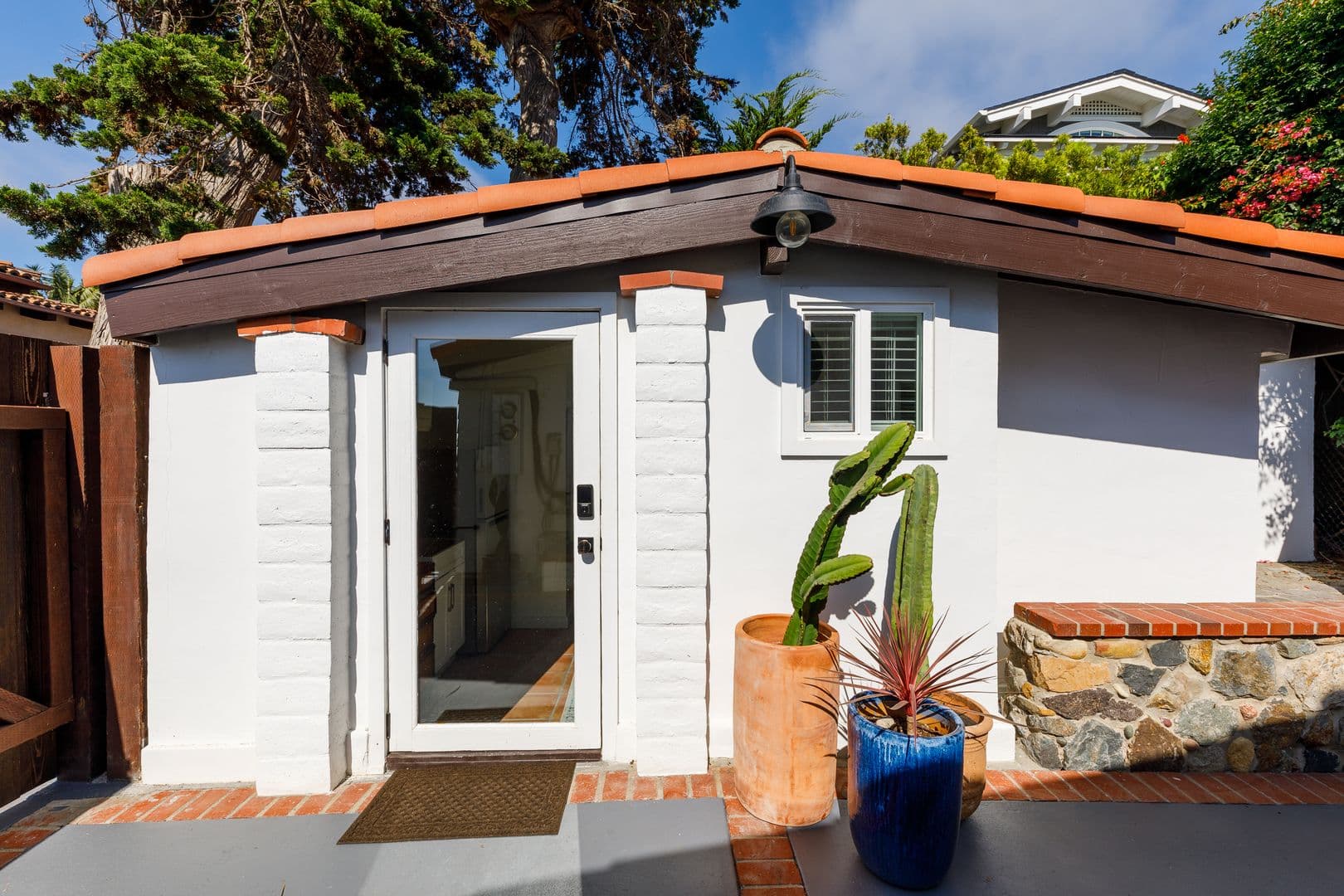 Del Mar House: 110 8th St