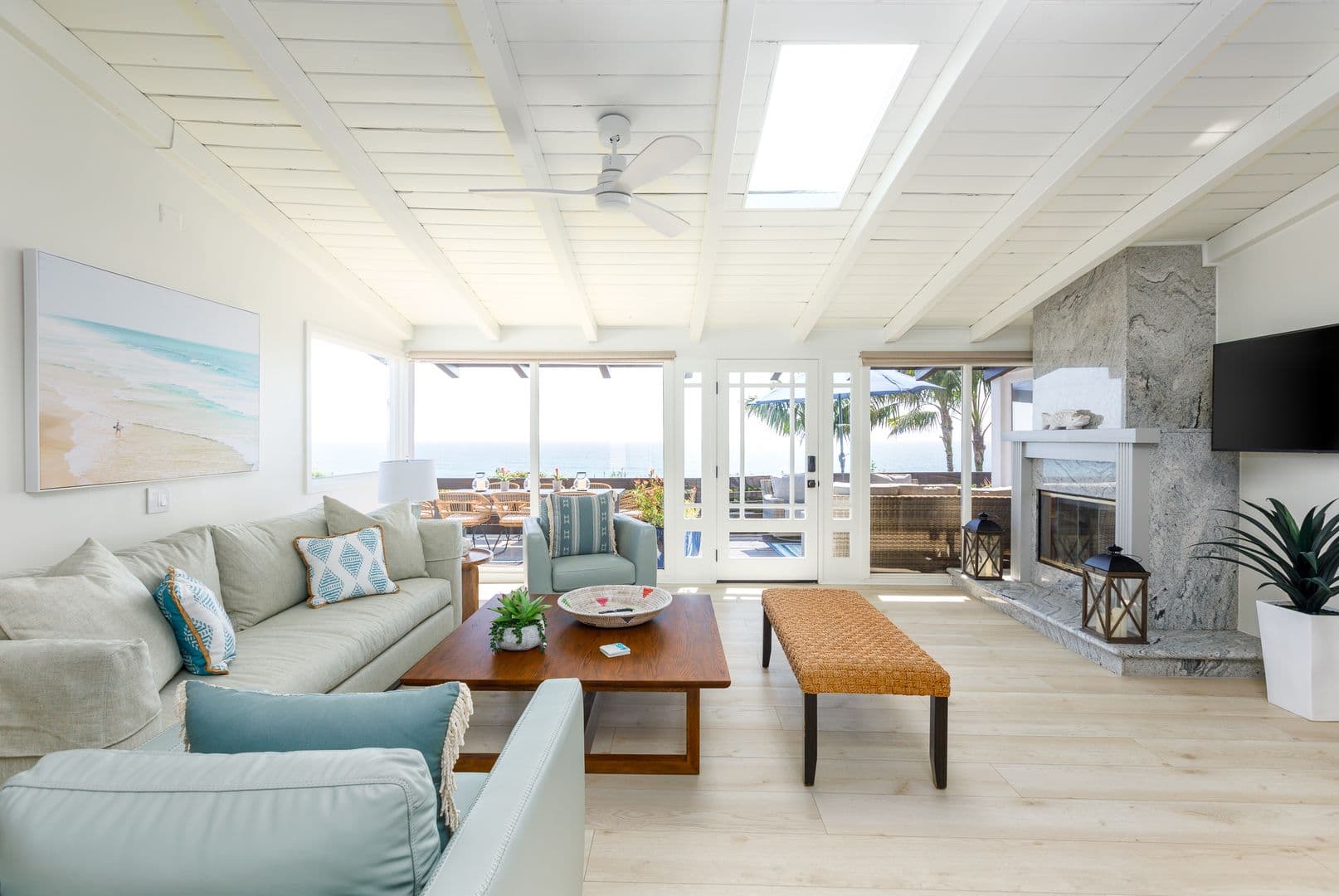 Del Mar Apartment: 110 8th Street