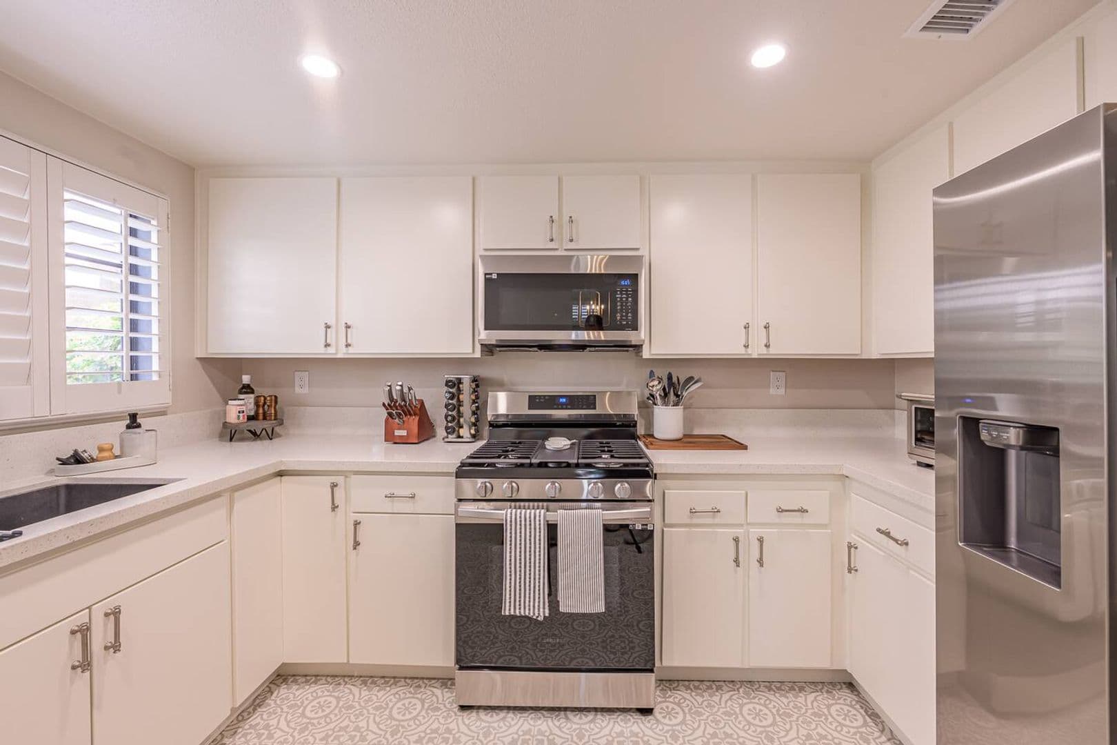 San Diego Townhome: 3691 Caminito Cielo Del Mar