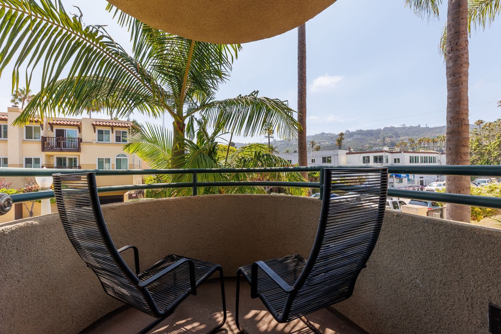 La Jolla Condo: 8132 Camino Del Sol