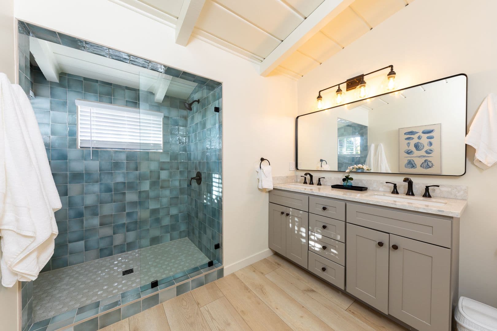 Del Mar House: 110 8th St