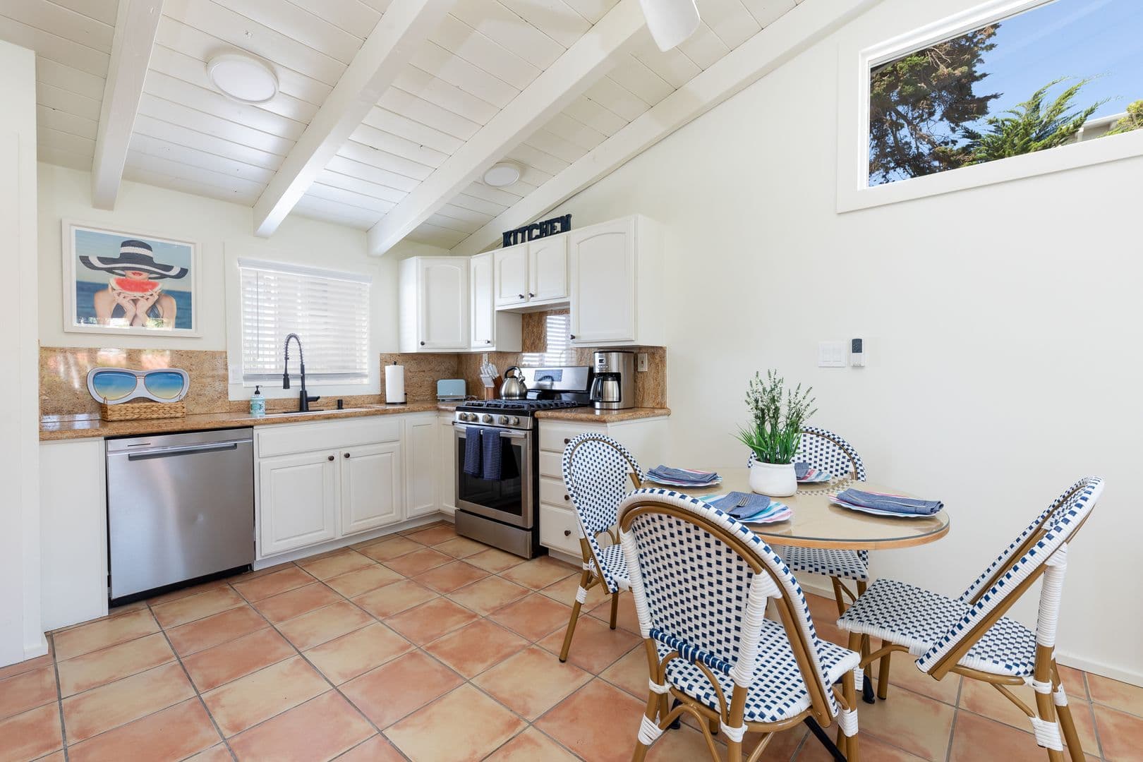 Del Mar House: 110 8th St