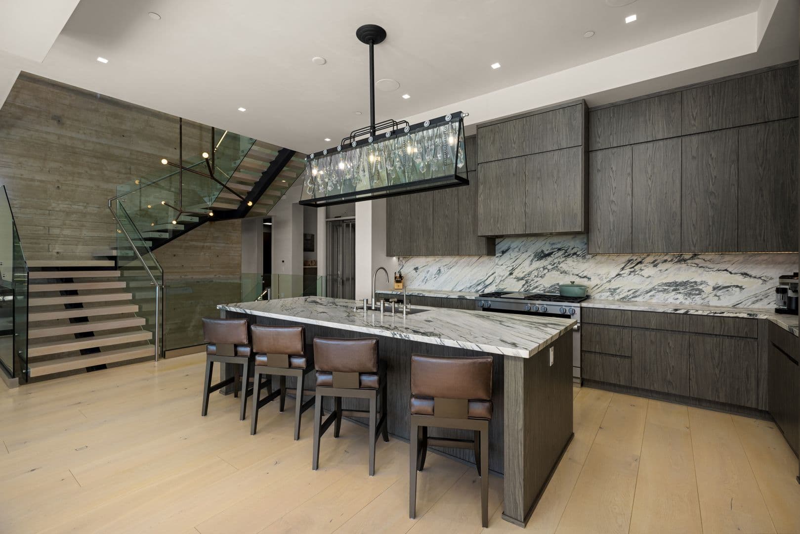 Del Mar House: 516 Stratford Ct.