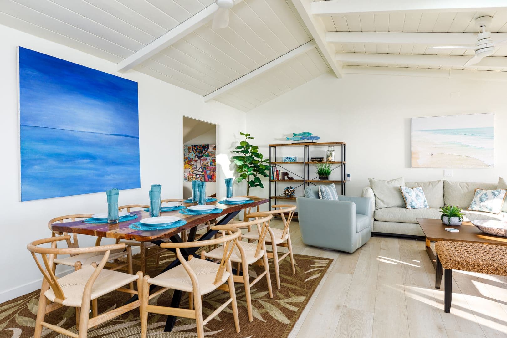 Del Mar Apartment: 110 8th Street
