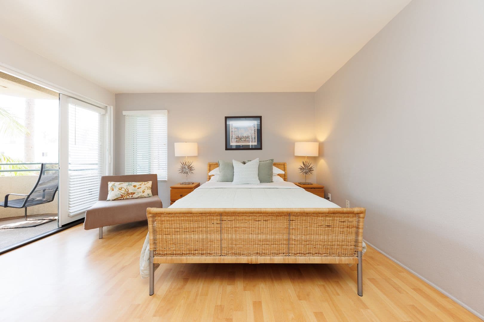 La Jolla Condo: 8132 Camino Del Sol