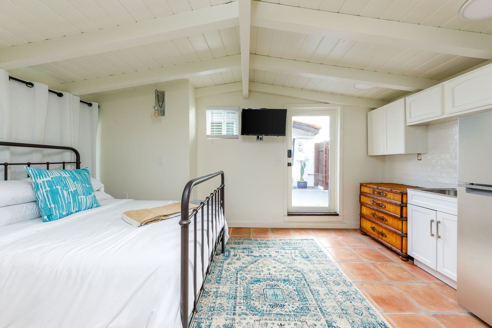 Del Mar House: 110 8th St