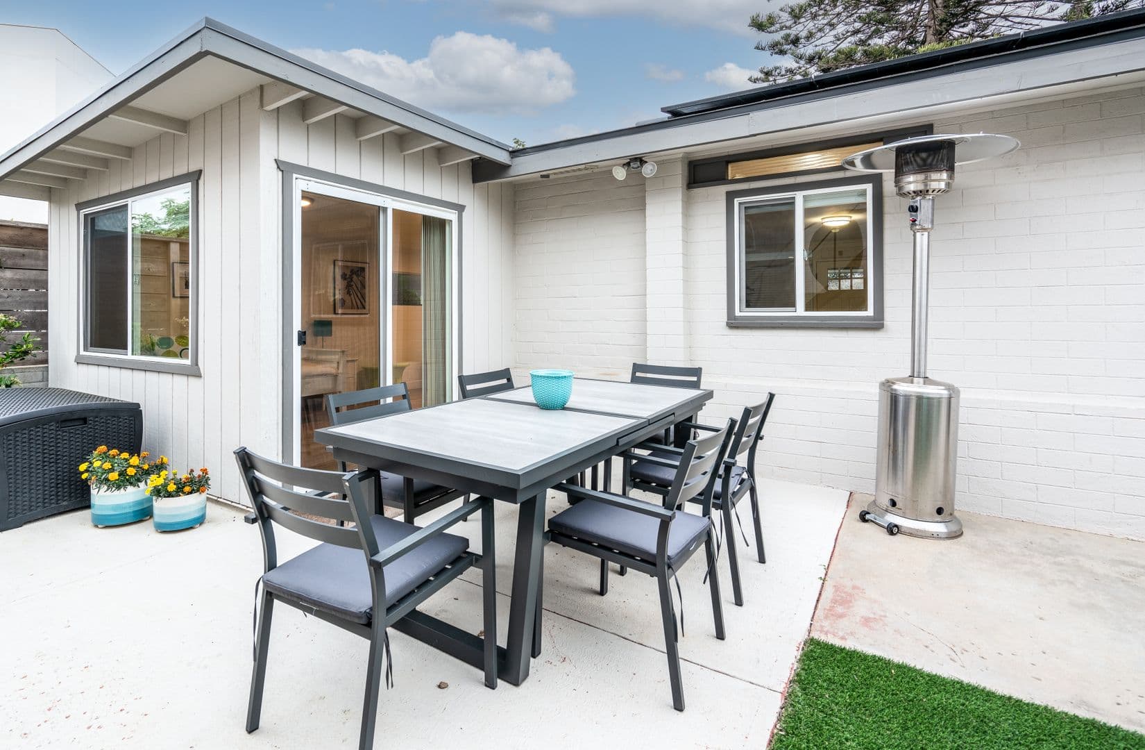 Cardiff By The Sea House: 1236 Summit Ave