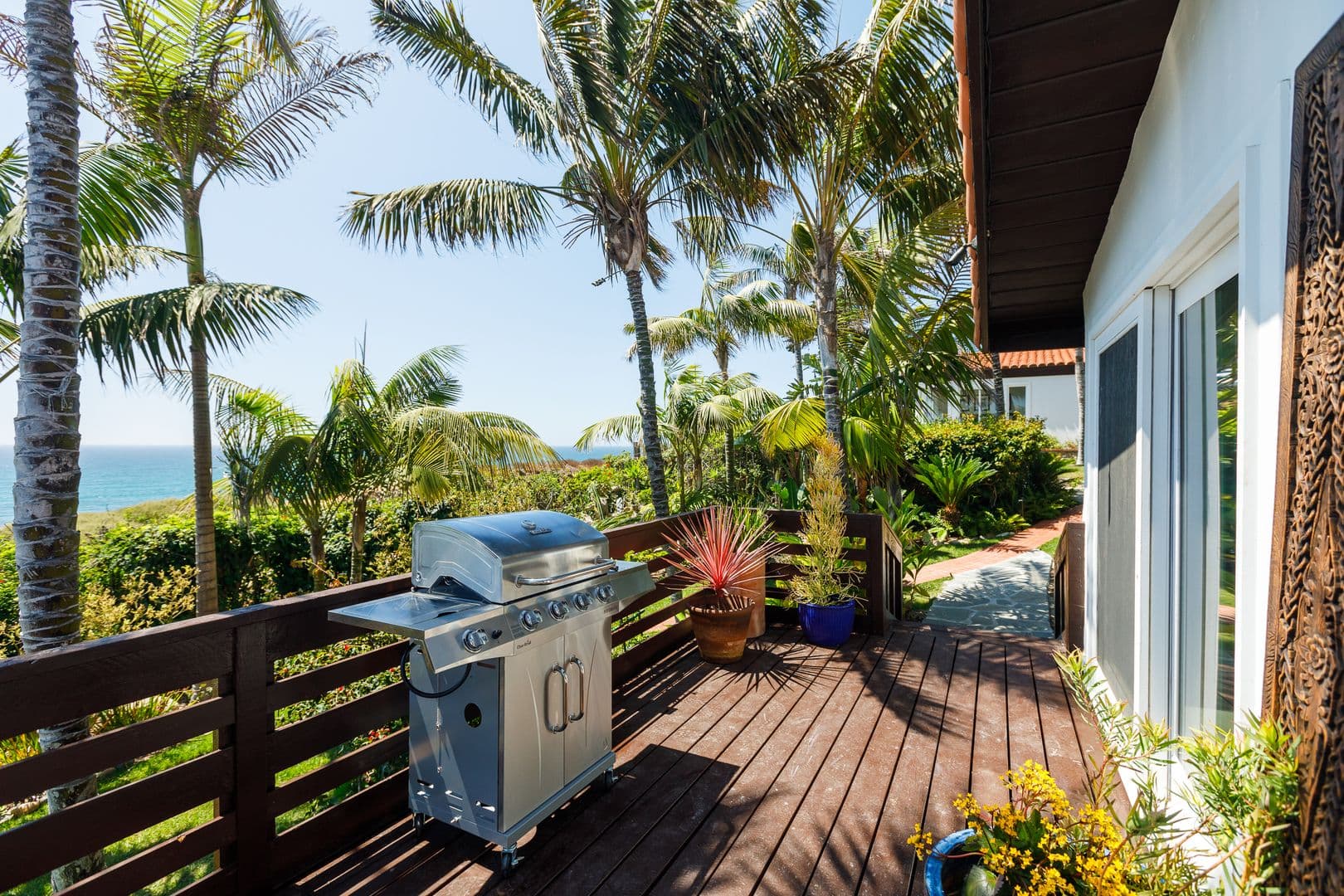 Del Mar House: 110 8th St
