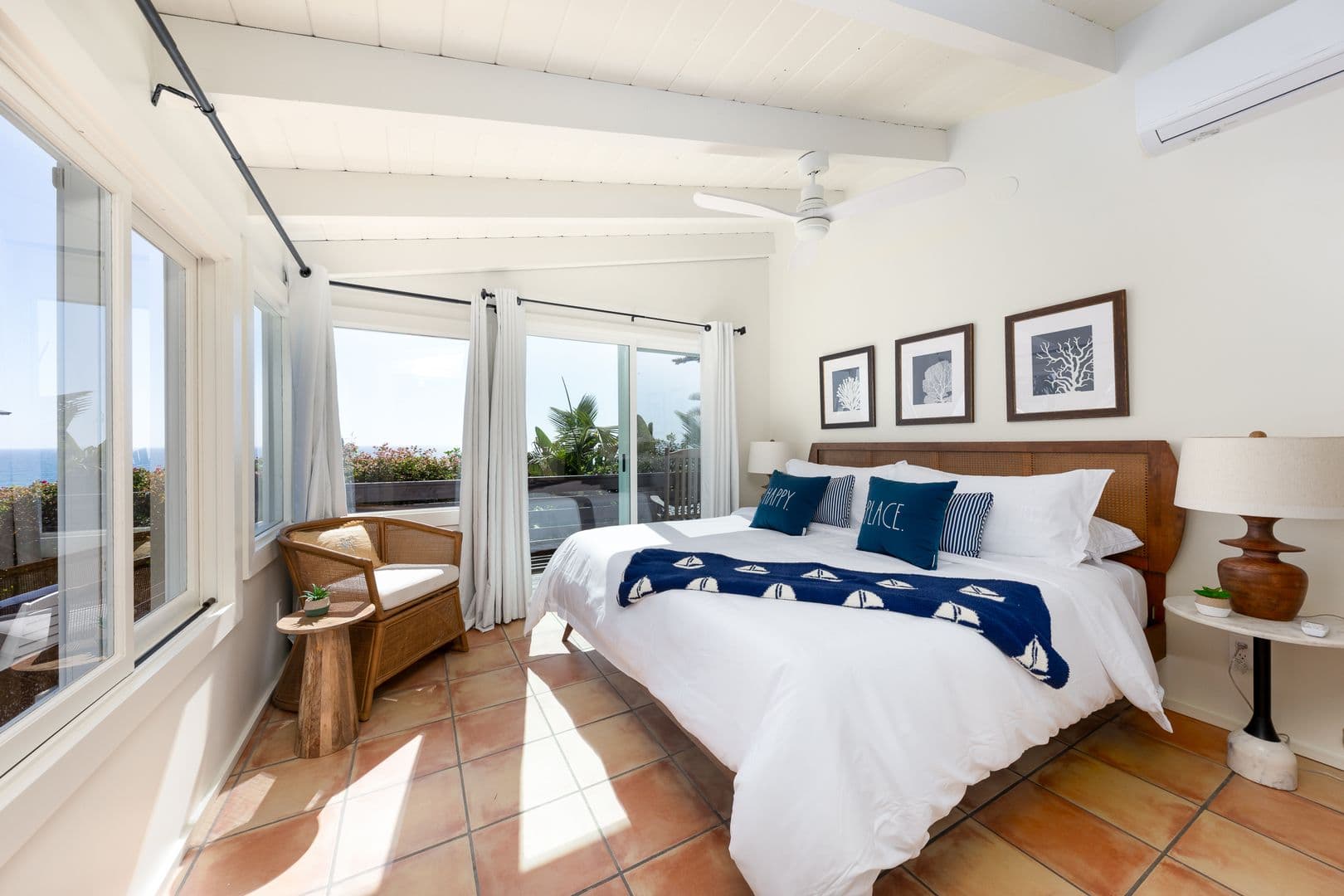 Del Mar Apartment: 110 8th Street