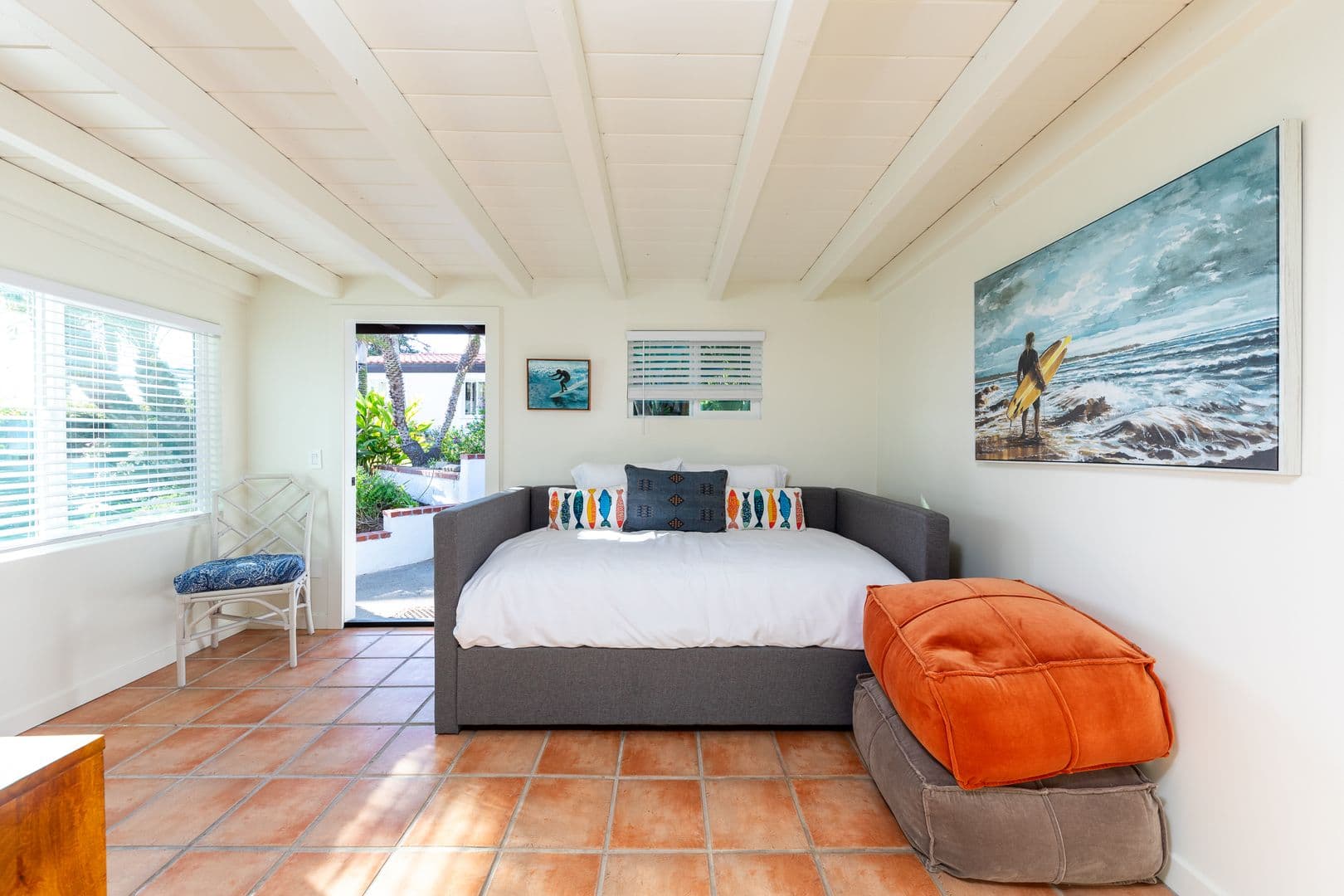 Del Mar Apartment: 110 8th Street