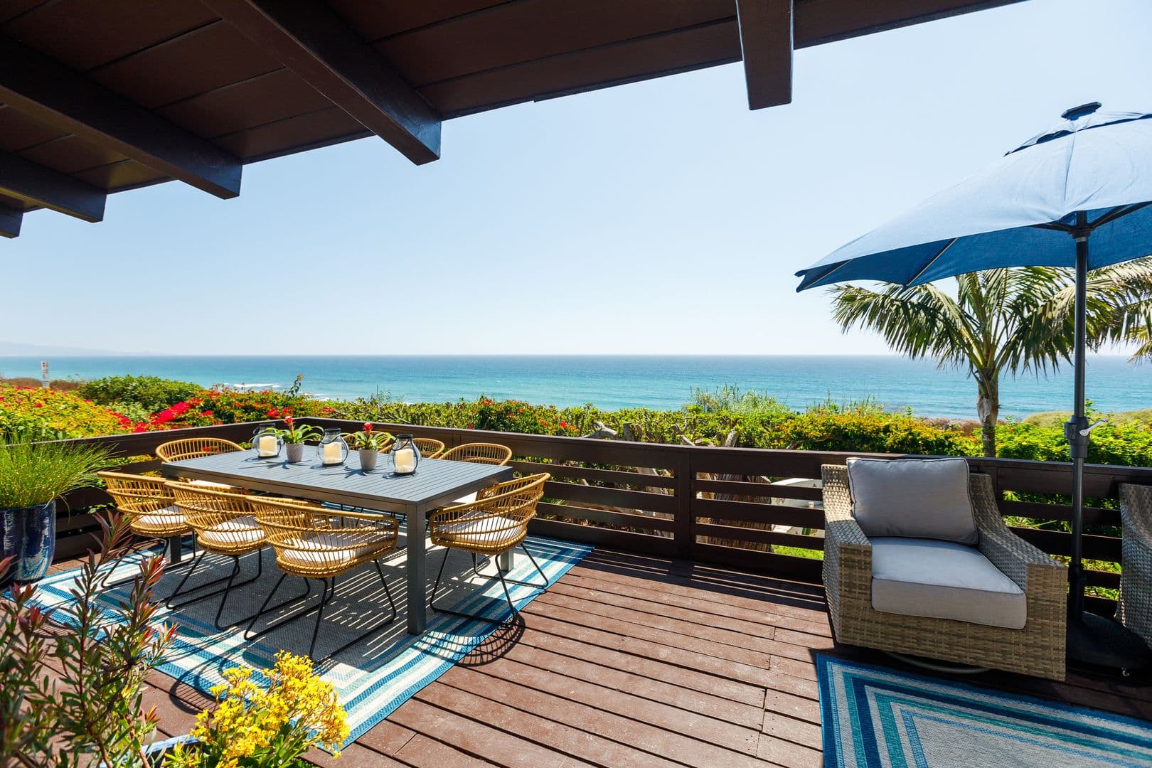 Del Mar Apartment: 110 8th Street