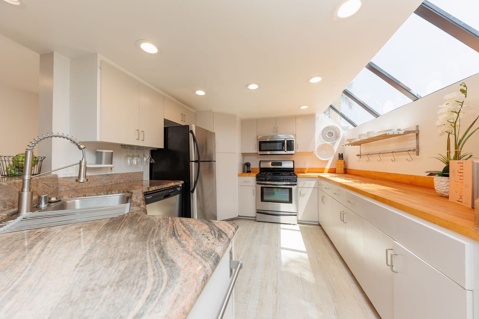 La Jolla Condo: 8132 Camino Del Sol