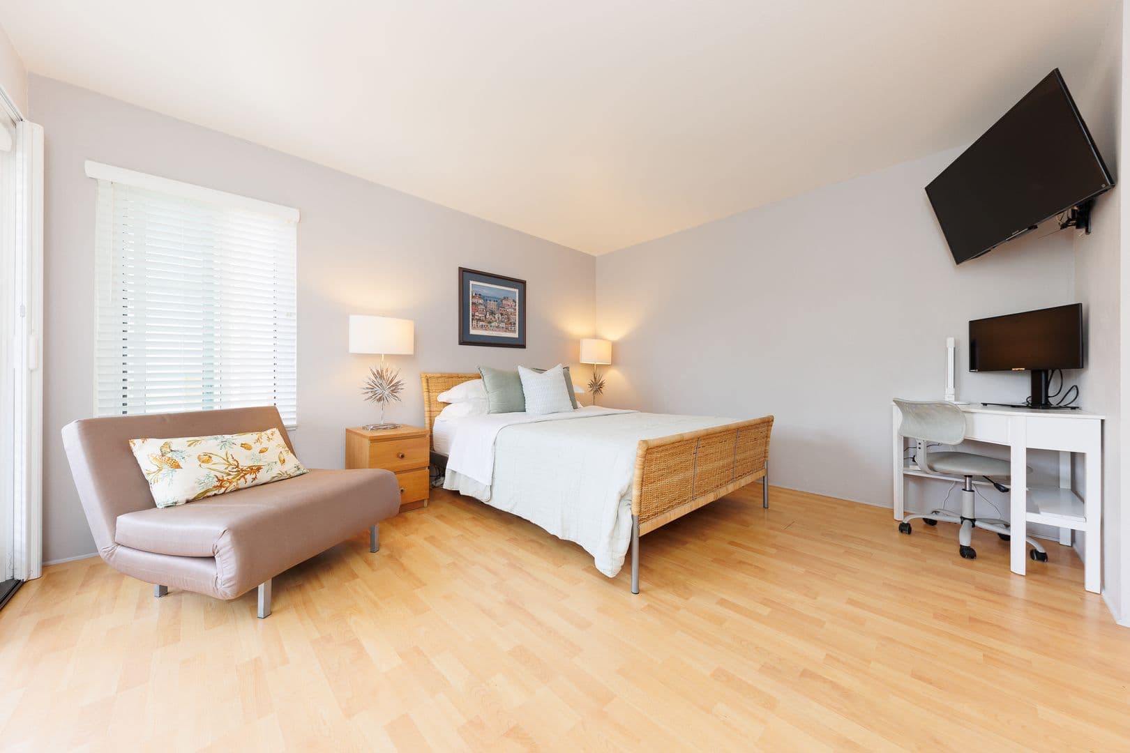 La Jolla Condo: 8132 Camino Del Sol