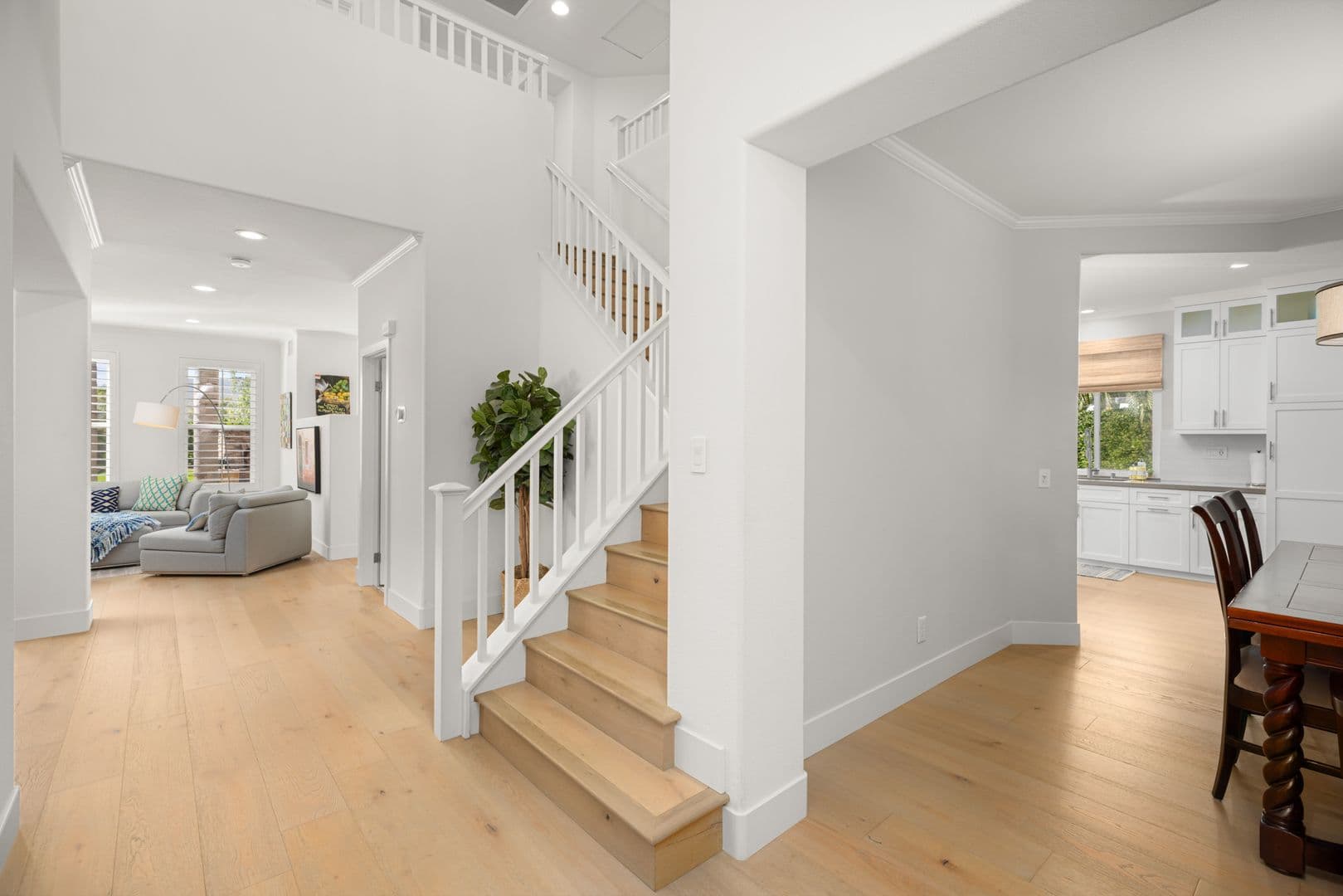 Carlsbad House: 2215 Paseo Saucedal