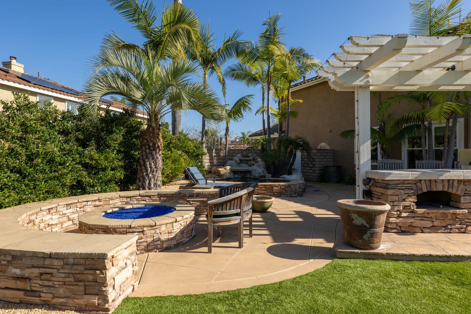 Carlsbad House: 2215 Paseo Saucedal