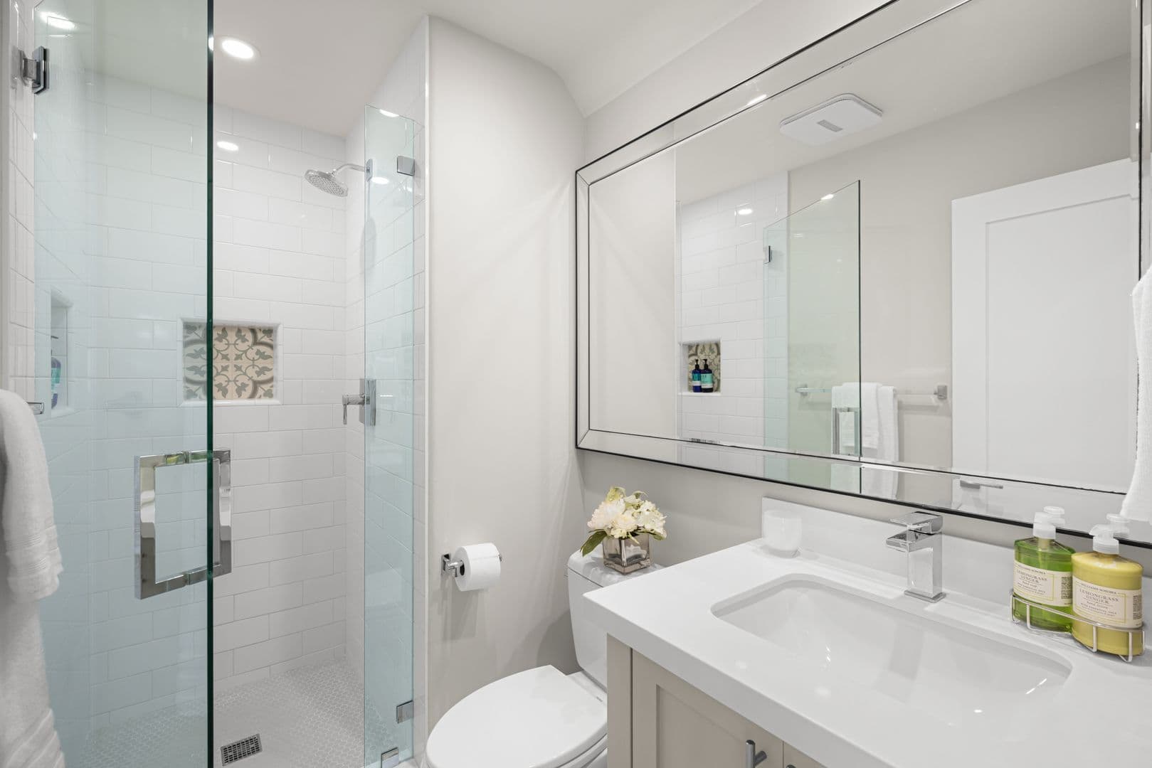 Carlsbad House: 2215 Paseo Saucedal