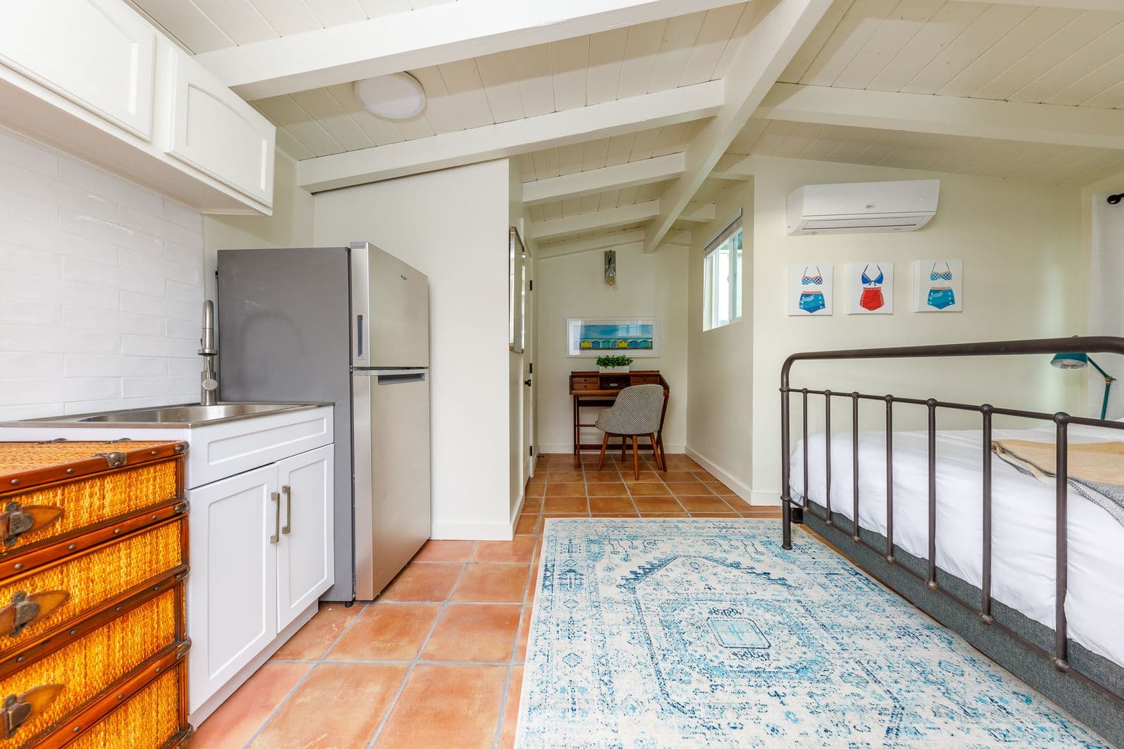 Del Mar House: 110 8th St