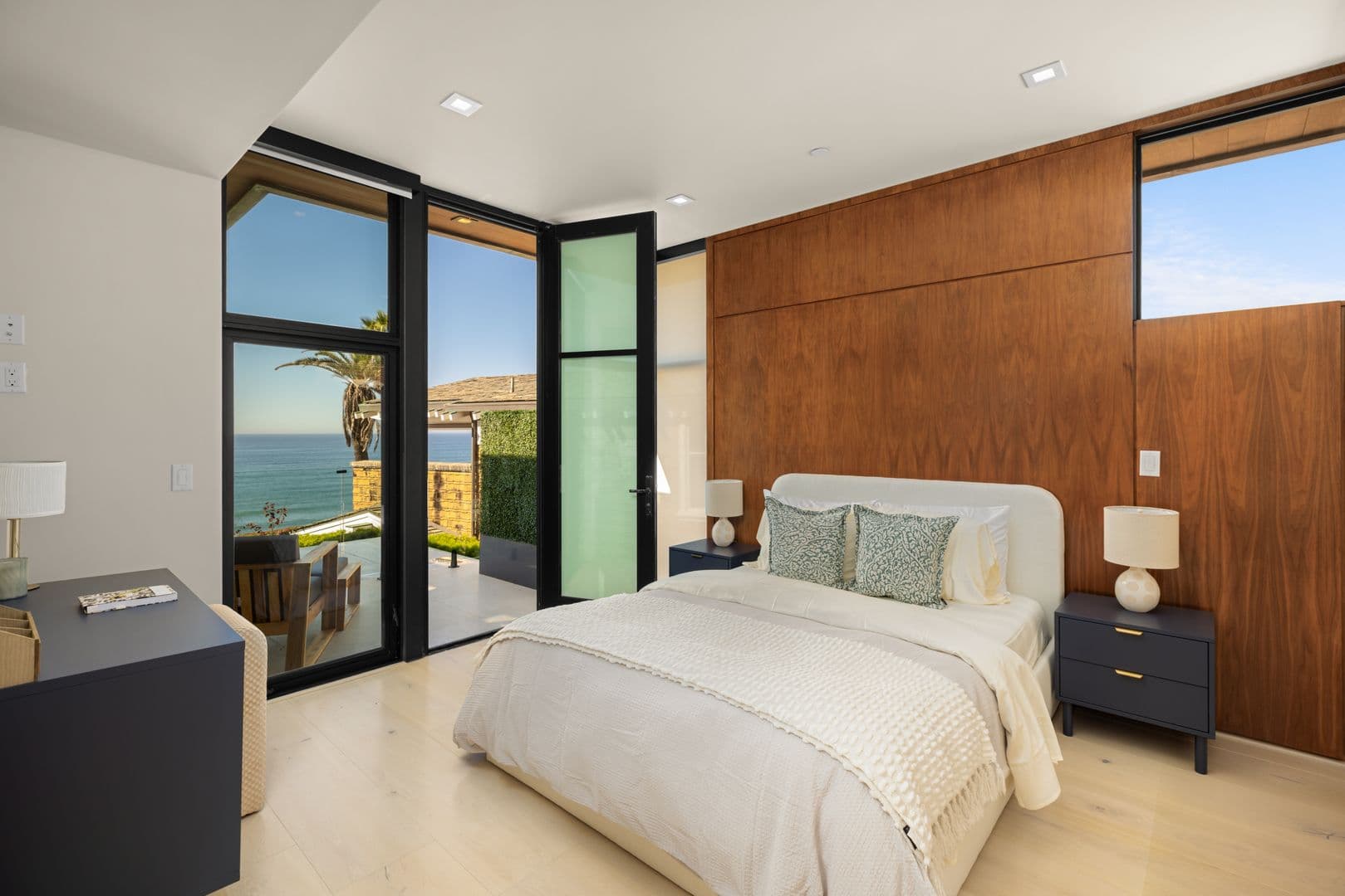 Del Mar House: 516 Stratford Ct.