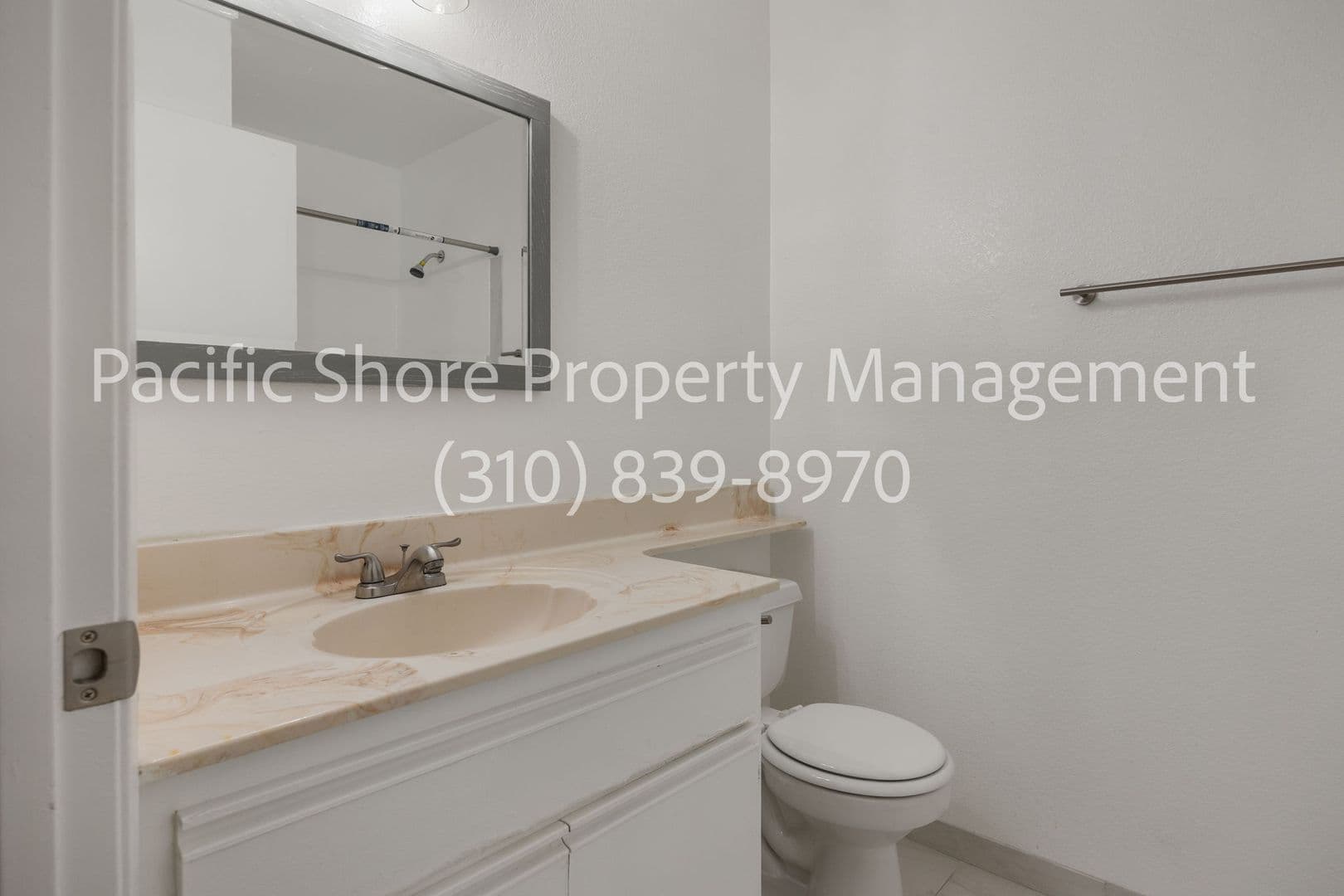 Los Angeles Apartment: 926 South Gramercy Drive,