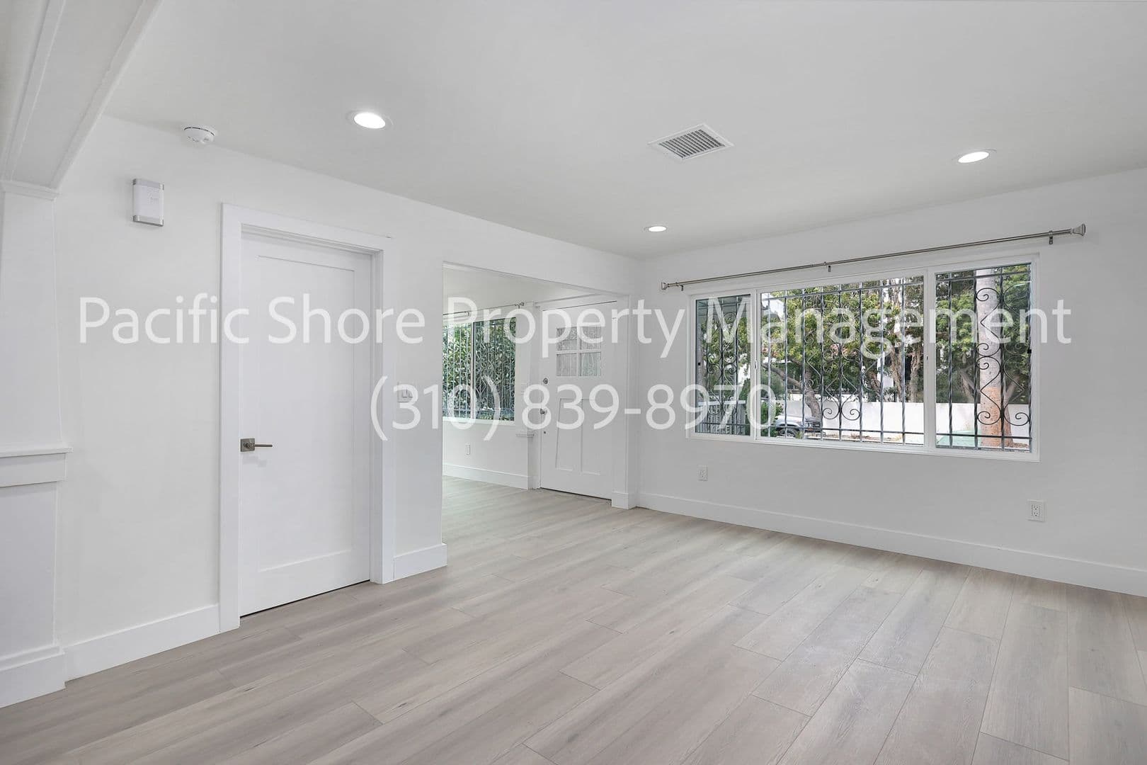 Venice House: 696 San Juan Ave