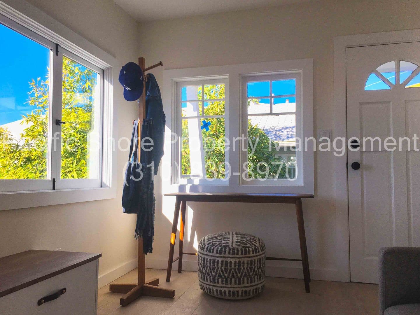 Los Angeles Apartment: 1420 Fairbanks Place