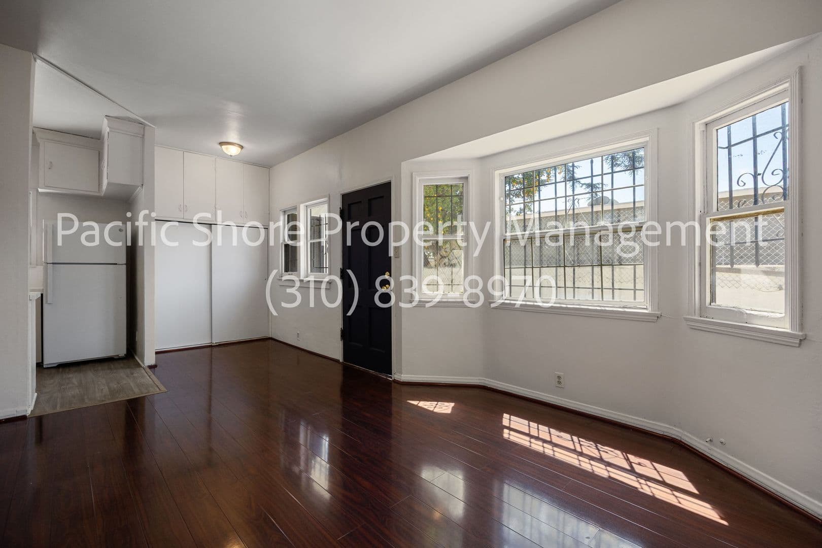 Los Angeles Apartment: 1236 Tamarind Ave.