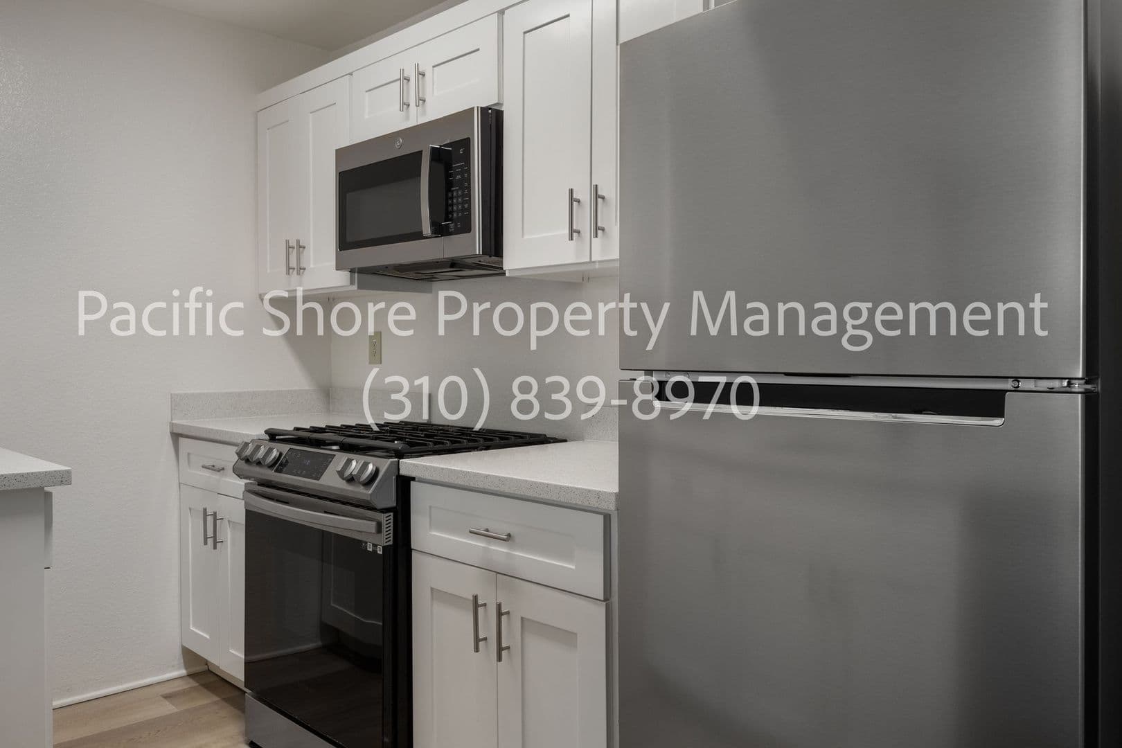 Los Angeles Apartment: 926 South Gramercy Drive,