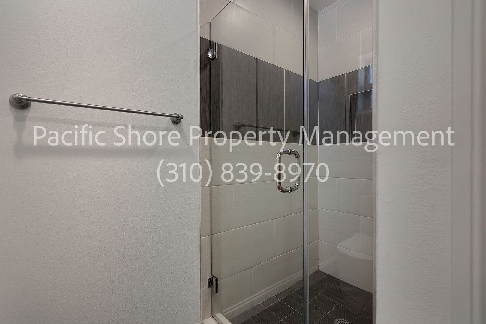 Los Angeles Apartment: 7205 S. La Cienega Blvd