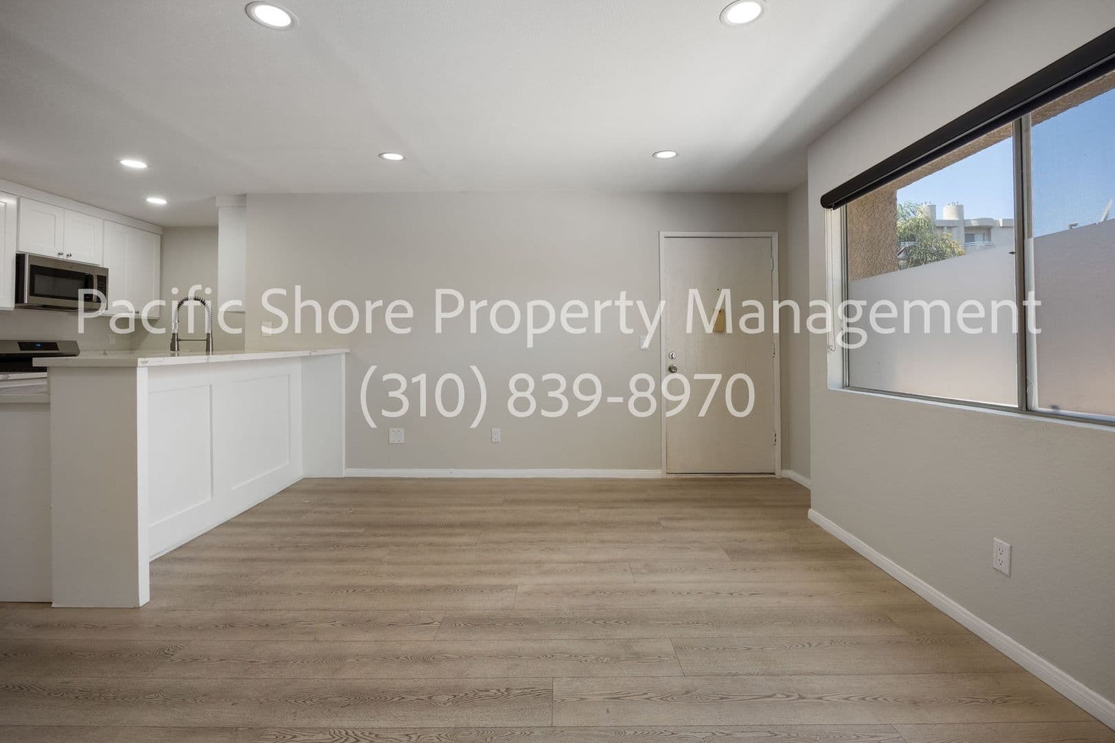 Los Angeles Apartment: 926 South Gramercy Drive,