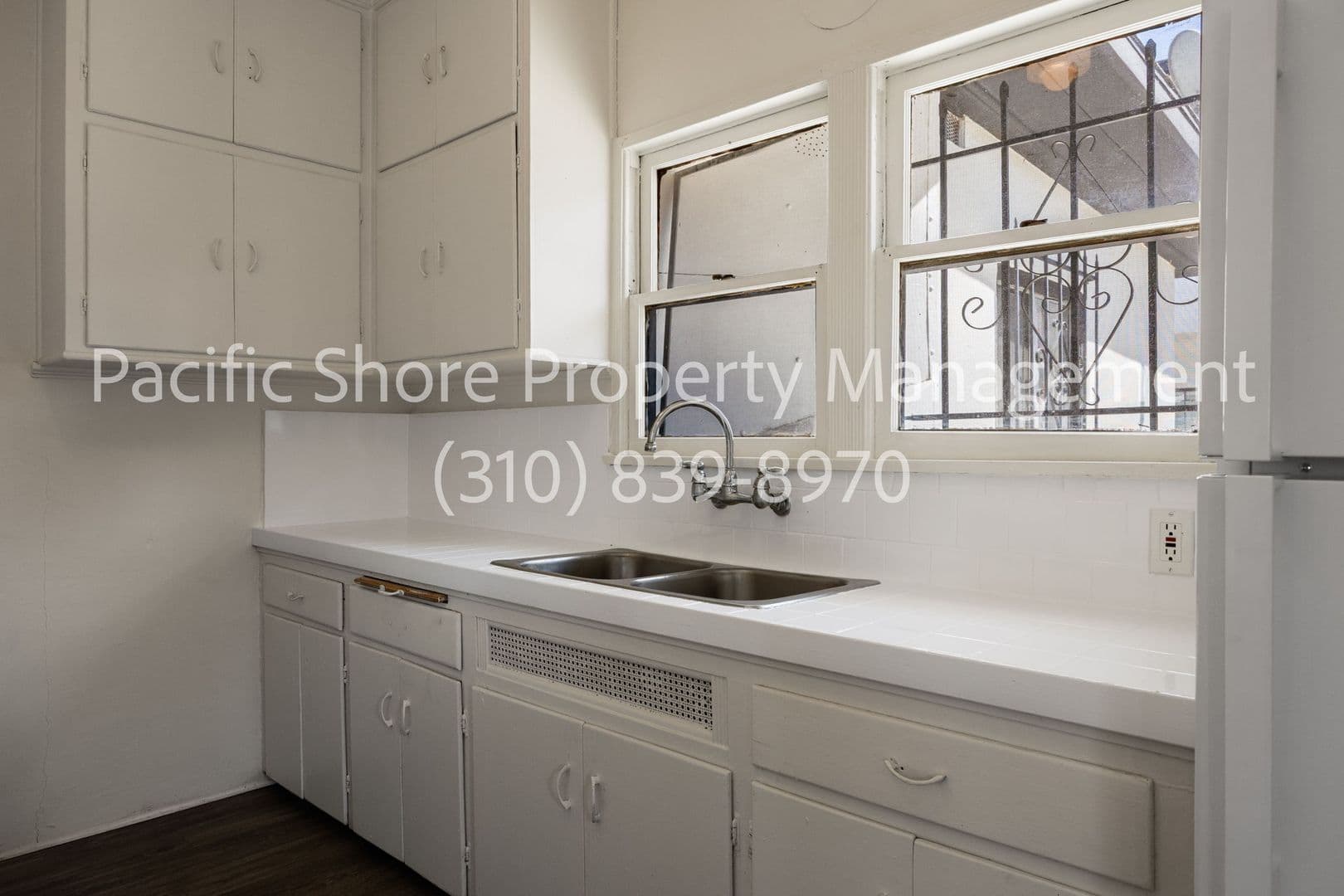 Los Angeles Apartment: 1236 Tamarind Ave.